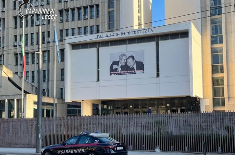 Lecce, va in Comune e scopre di essere ricercato: fuga con arresto finale per un albanese 