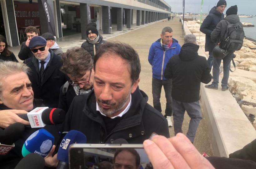 Bari, l'annuncio di Petruzzelli: «Basta gioco dell'oca: mi candido a sindaco»