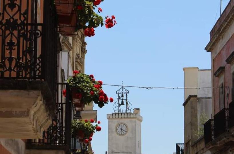 Melissano senz'acqua: falla durante i lavori stradali. Aqp chiude l'erogazione idrica