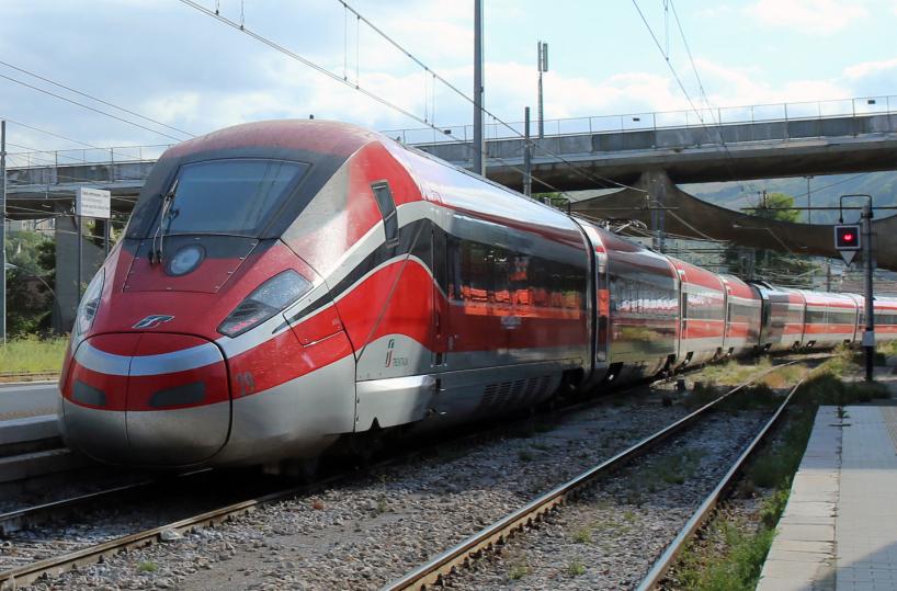 Guasto tecnico a Polignano, circolazione ferroviaria rallentata sulla Bari-Lecce