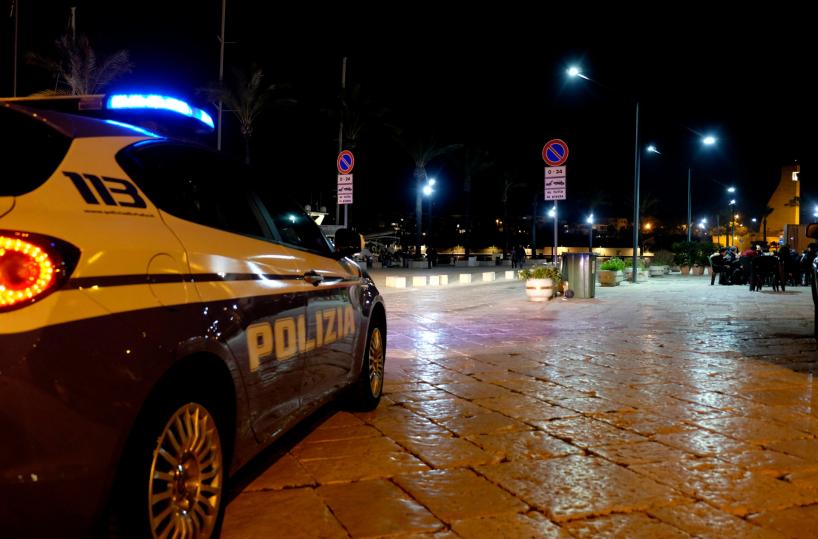 Brindisi, ragazzo aggredito in piena movida: migliorano le sue condizioni