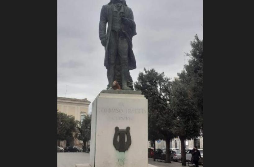 Da Bari a Bitonto, avvistata una scimmietta peluche: e se si trattasse proprio di George?