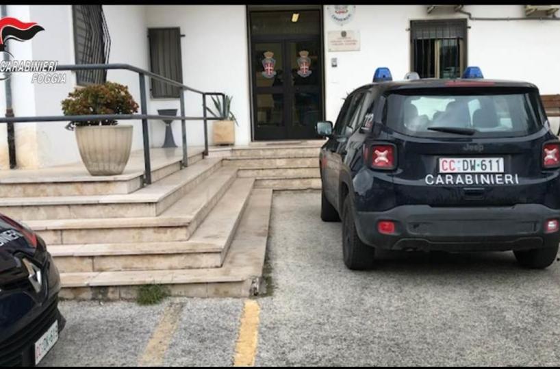 Manfredonia, tenta di rapinare una farmacia armato di coltello: arrestato dai carabinieri