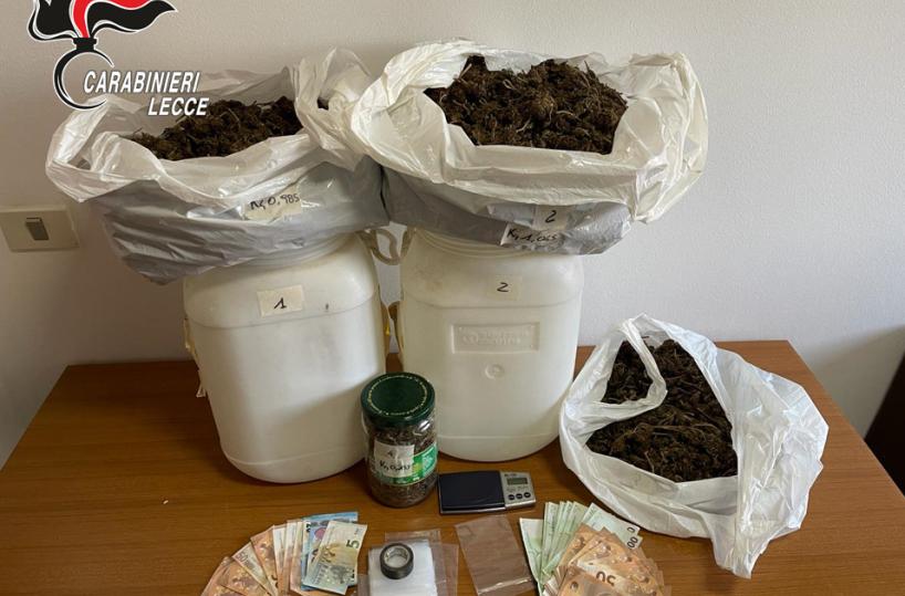 In casa 2kg di marijuana e 2mila euro in contanti: arrestato operaio a Casarano