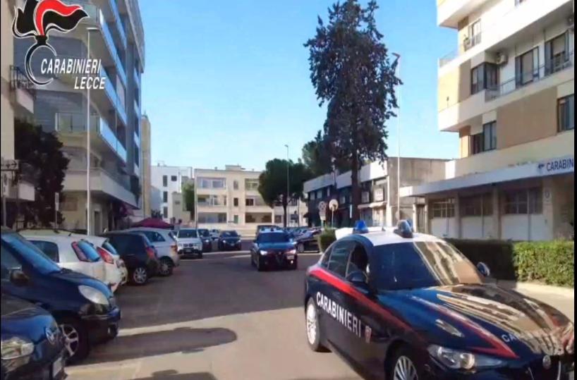 Estorsioni e rapine videofilmate per farle circolare nelle chat tra amici: 4 arresti nel Leccese  