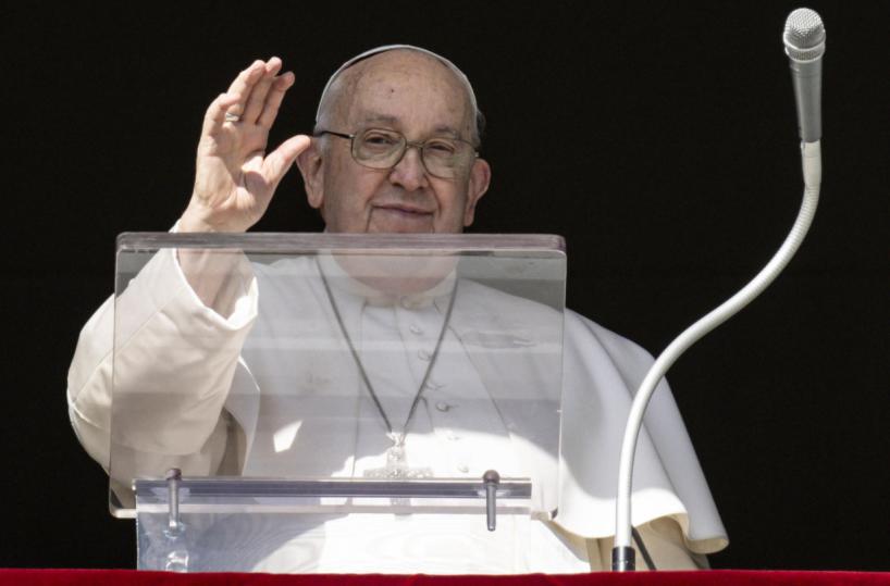 L’appello per la pace di papa Francesco mentre il mondo brucia