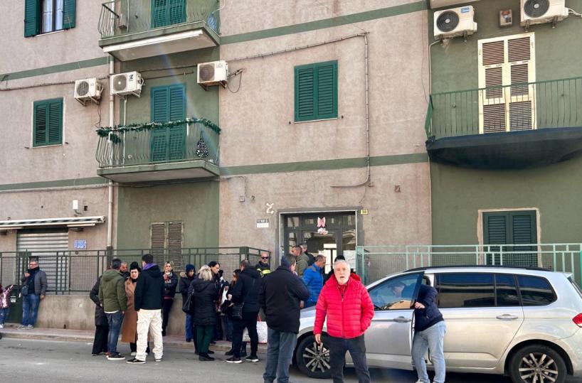 Taranto, gli sfollati di via Galeso: «Non perdiamo la dignità»