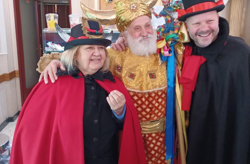 Nunzia, da regina delle orecchiette baresi a Gran regina dei cornuti del Carnevale di Putignano