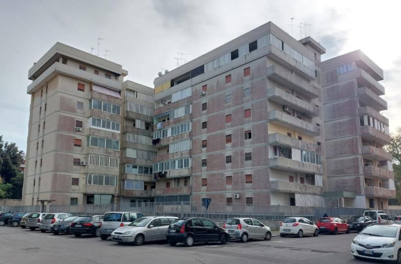 Brindisi, scontro fra uffici comunali e gli inquilini «in trappola»