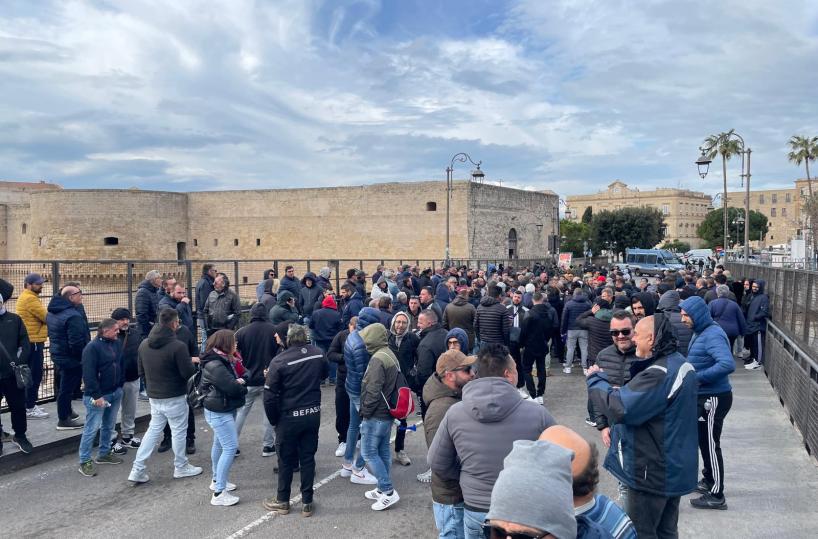 Ex Ilva, a Taranto protesta imprenditori indotto blocca il centro: oggi audizione Morselli al Senato