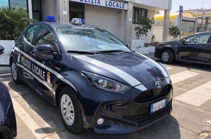 Vigilesse interdette a Lecce: quell’amico che ha risparmiato 350 euro e 6 punti patente