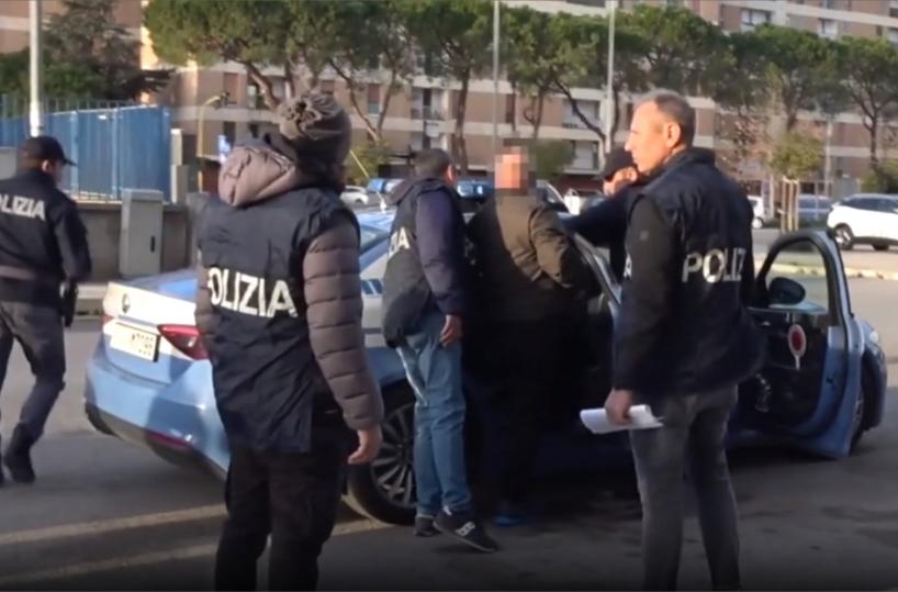 Bari, arresto Palermiti: il clan minacciò un 12enne, «Se ti vedo a Japigia ti stacco la testa»