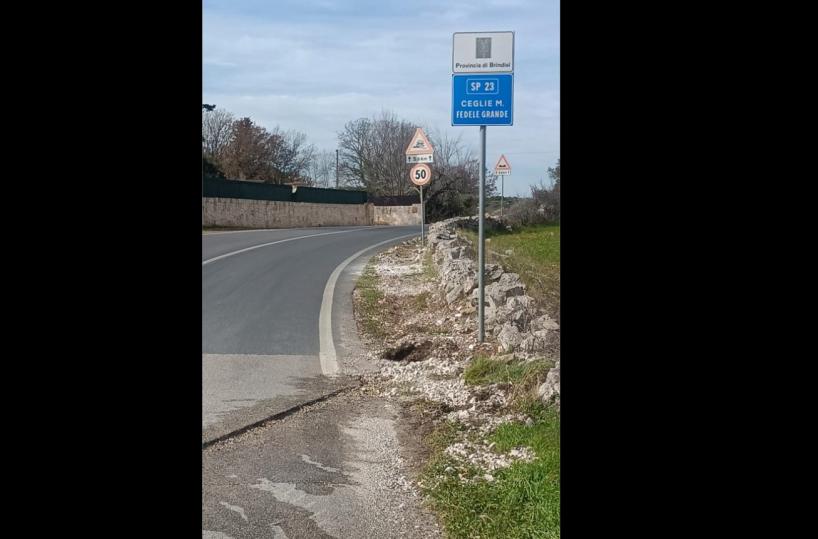 Pali per la pubblica illuminazione sulla SP23 nel Brindisino, è giallo