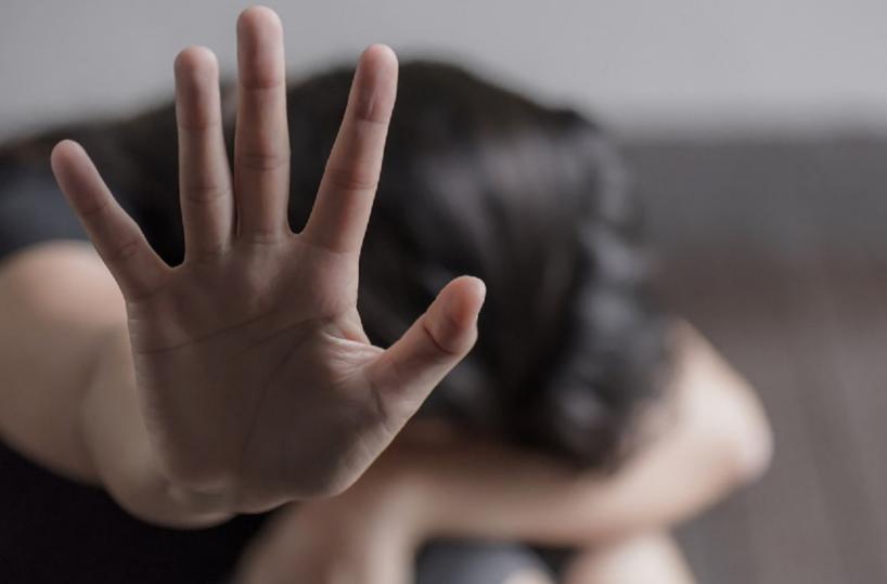 Schiaffi, pugni, minacce di morte alla moglie: in carcere a Bari un 38enne albanese