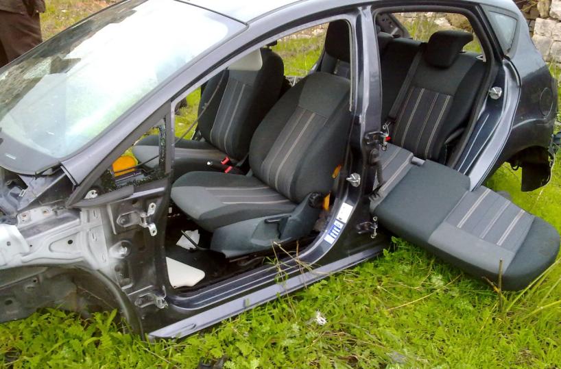 Discarica abusiva di auto sequestrata nel Materano, sanzioni per oltre 16mila euro
