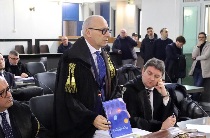 Ferì al collo un 20enne con una bottiglia nel Tarantino: condannato a 4 anni