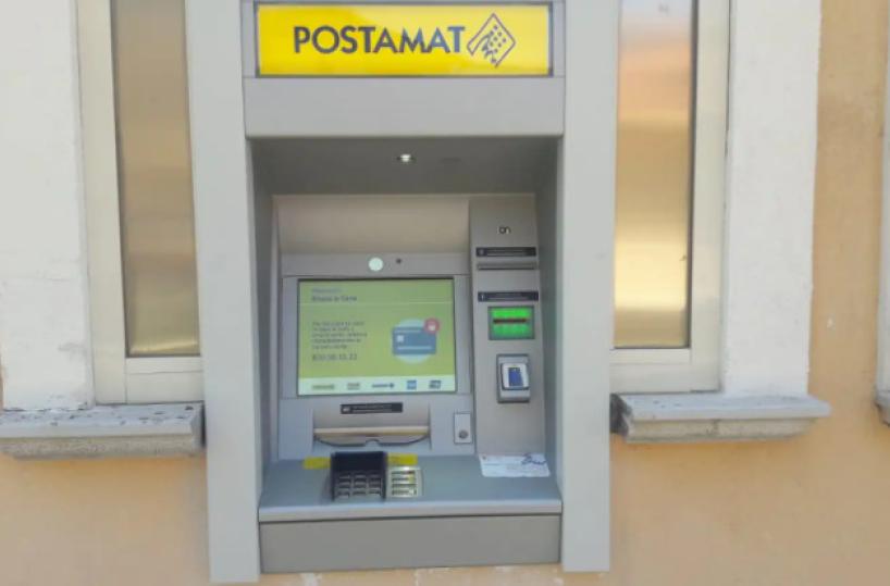 Rionero in Vulture, fanno esplodere Postamat e scappano con bottino misero: dentro c'erano 50mila euro