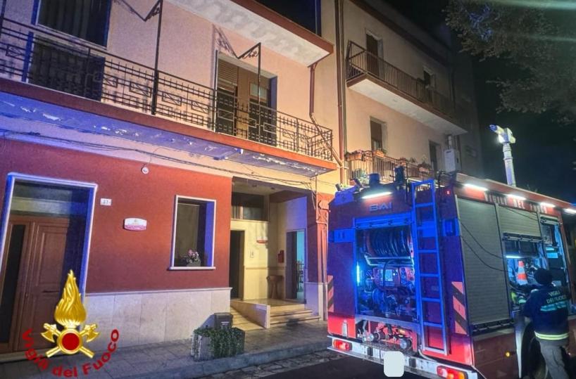 Fiamme in ripostiglio struttura pazienti psichiatrici a Latiano: paura nella notte
