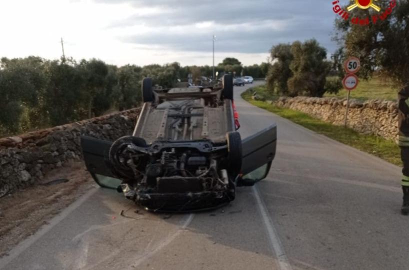 Francavilla F.na, auto si ribalta sulla sp50: morto 77enne