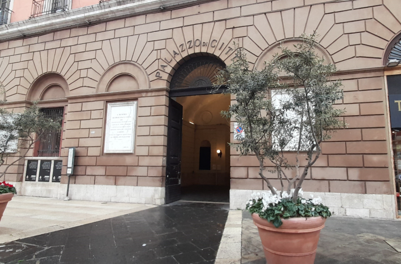 Voti comprati e favori ai clan: tutte le ombre sul Comune di Bari