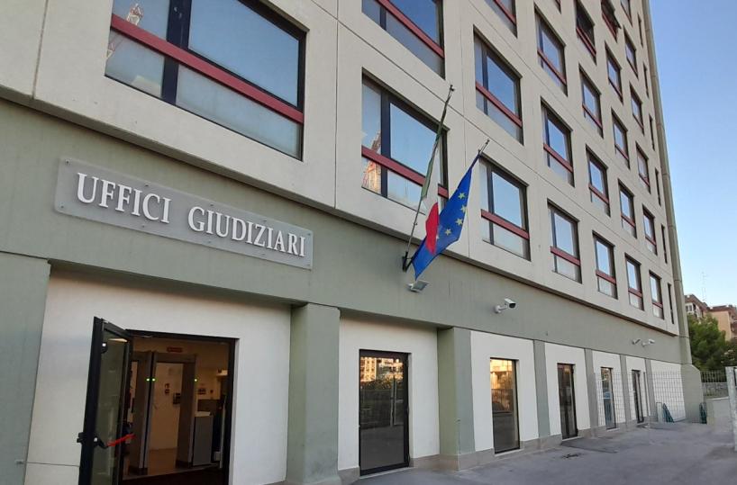 &laquo;Ti faccio saltare in aria&raquo; Le minacce e la condanna 