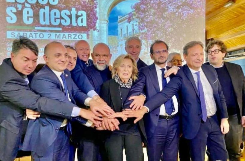 Lecce, Poli Bortone ufficiliazza candidatura a sindaco davanti a un bagno di folla