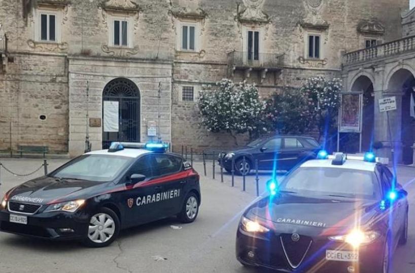 Andria, domiciliari per un professionista: detenzione e spaccio di sostanza stupefacente