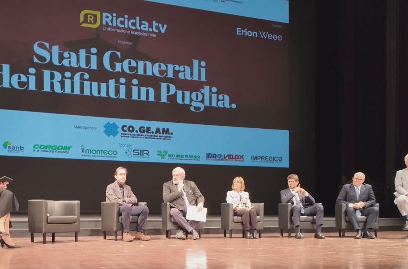 Emiliano agli Stati Generali dei rifiuti in Puglia: «Molte innovazioni in arrivo»
