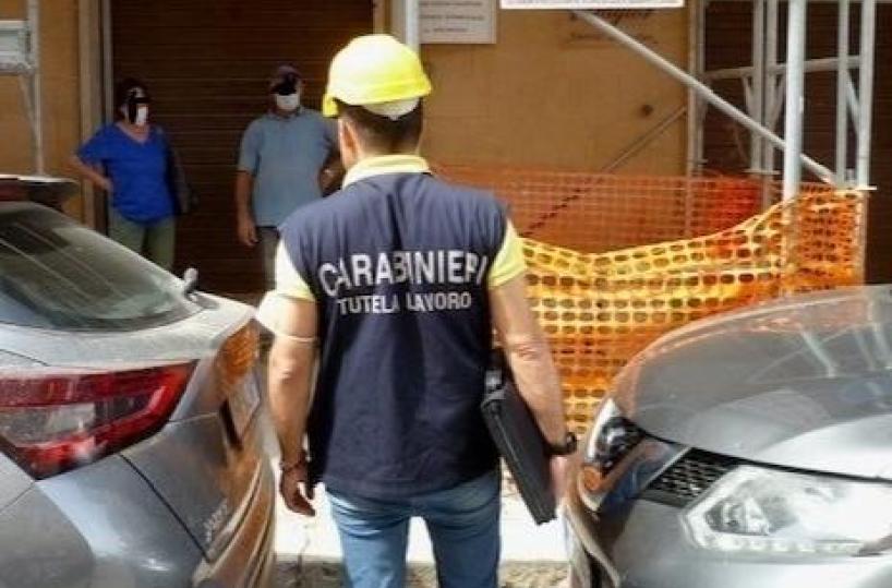 Lavoro nero, blitz dei Carabinierinel Salento: stop a 16 aziende