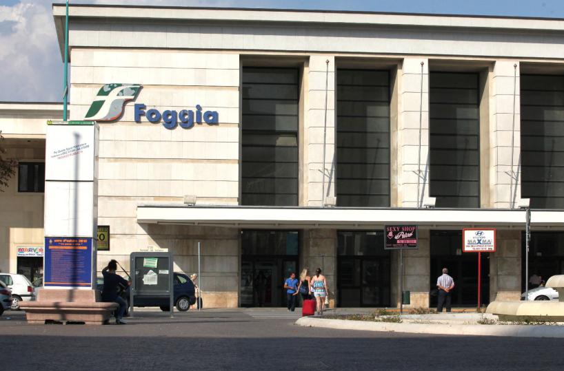 Foggia, 100 euro di multa a un senzatetto per bivacco: è polemica