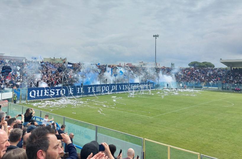 Football Brindisi calcio, sarà un’altra estate calda con l’incubo dell’ennesimo fallimento