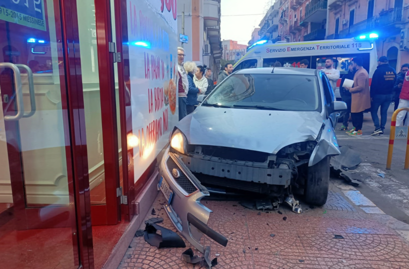 Taranto, investe l'ex e poi urla «Perché non muori?», la 45enne arrestata per tentato omicidio