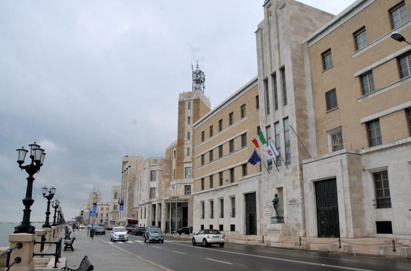 Regione Puglia, Emiliano vuole cambiare i direttori di dipartimento