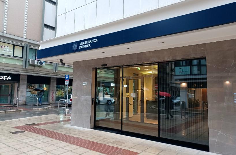 Mediobanca investe sulla Puglia: taglio del nastro in via Melo a Bari