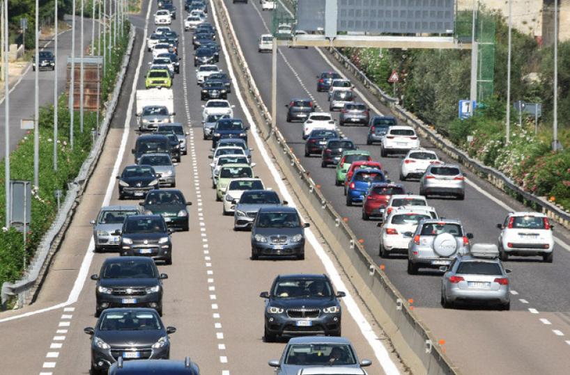 Bari-Lecce, sulla superstrada lavori sospesi per l'esodo di Pasqua