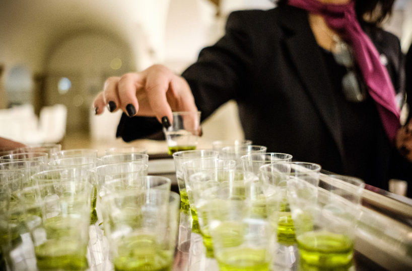 Olio e vino, le eccellenze che raccontano la Puglia
