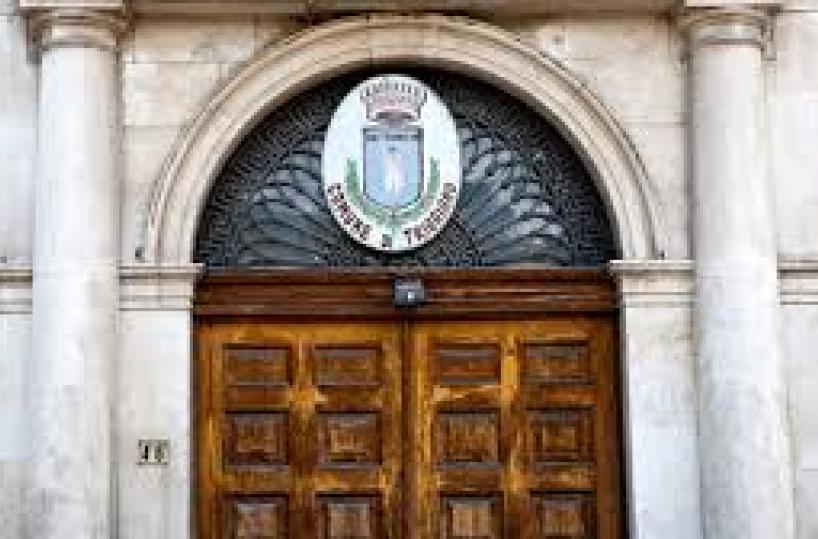 Voto di scambio a Triggiano, 9 consiglieri comunali si dimettono