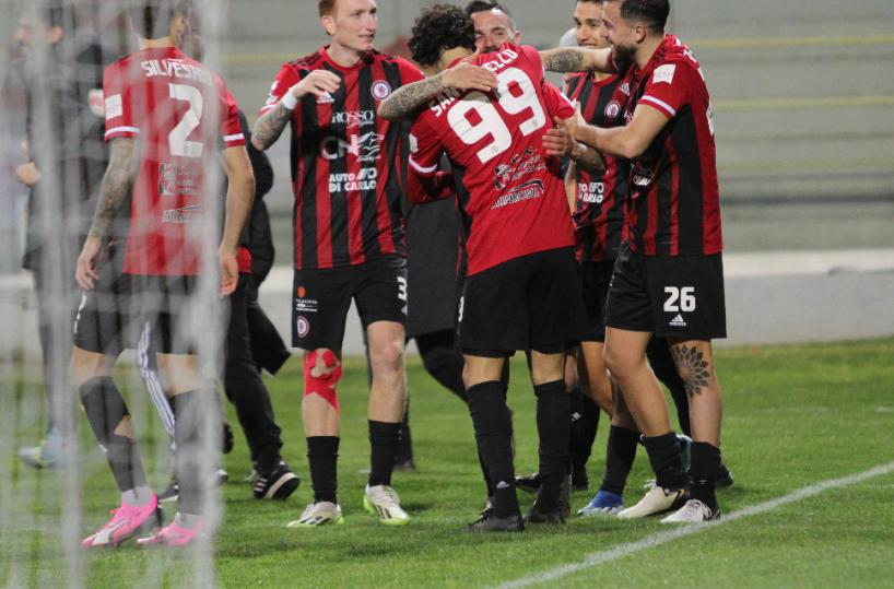 Calcio, parla il tecnico Novelli: «Taranto può sognare; Foggia merita almeno la B»
