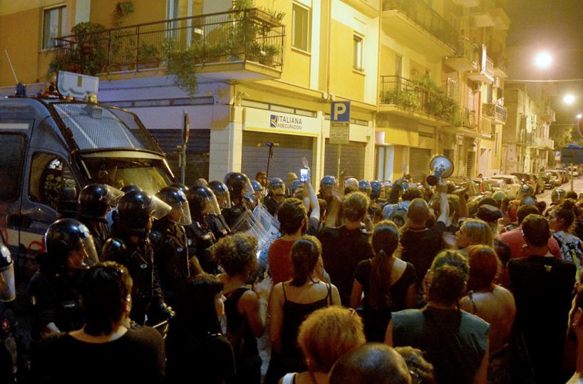 Aggressione squadrista a Bari, gli attivisti di CasaPound pronti all’assalto dal giorno prima con mazze e caschi