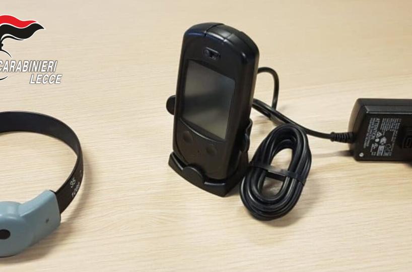 Ignora il dispositivo anti-stalking e si avvicina alla ex 8 volte in un giorno: arrestato a Gallipoli