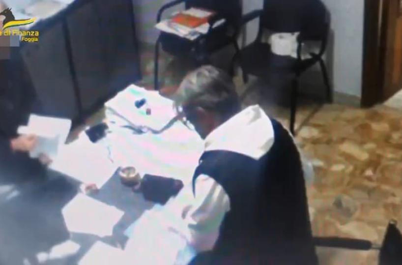 Truffa falsi braccianti, a Cerignola si dimette il consigliere comunale Capolongo, sospeso dal Pd