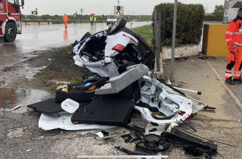 Incidente mortale sulla SS100 a San Basilio, domani 19 aprile i funerali di mamma e figlio
