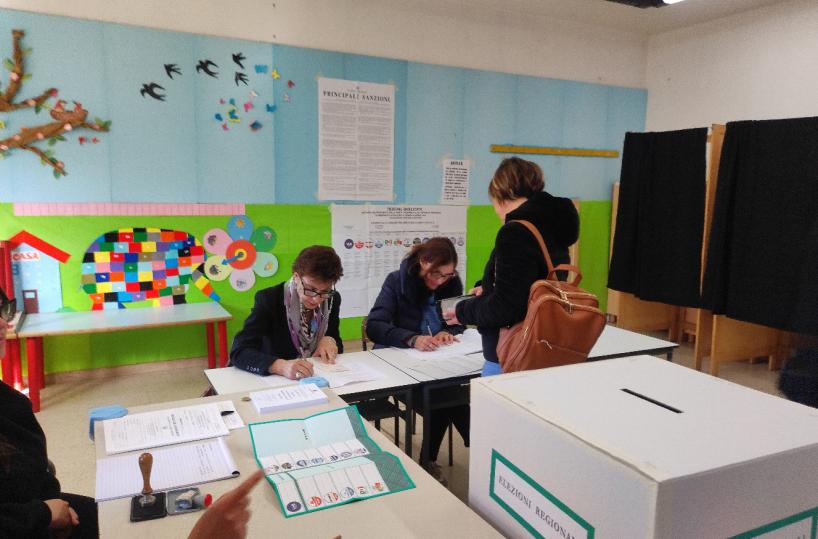 Basilicata, riaperte le urne: via al secondo giorno di voto