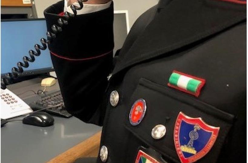 «Dammi 8mila euro o tuo figlio sarà arrestato», la nonnina sventa la truffa: un arresto a Fragagnano