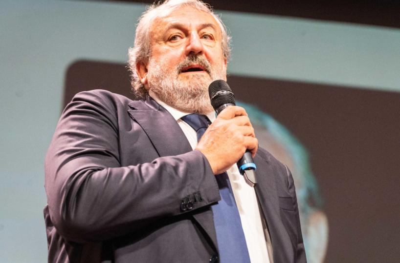 Emiliano prende tempo sul «rimpastino» della Giunta