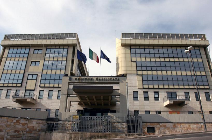 La «lezione» lucana, se i veti incrociati stringono il campo largo