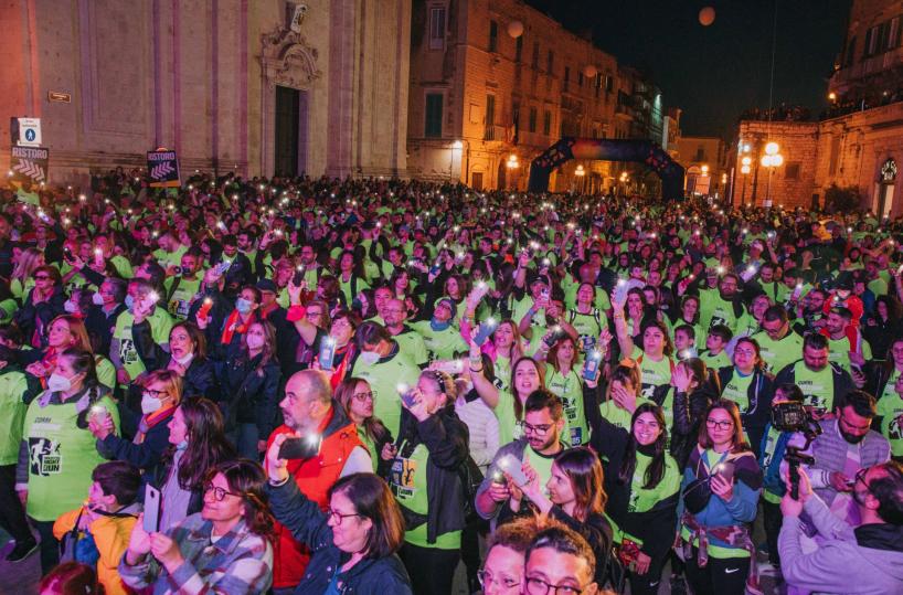 Molfetta si colora di arcobaleno con la Night Run