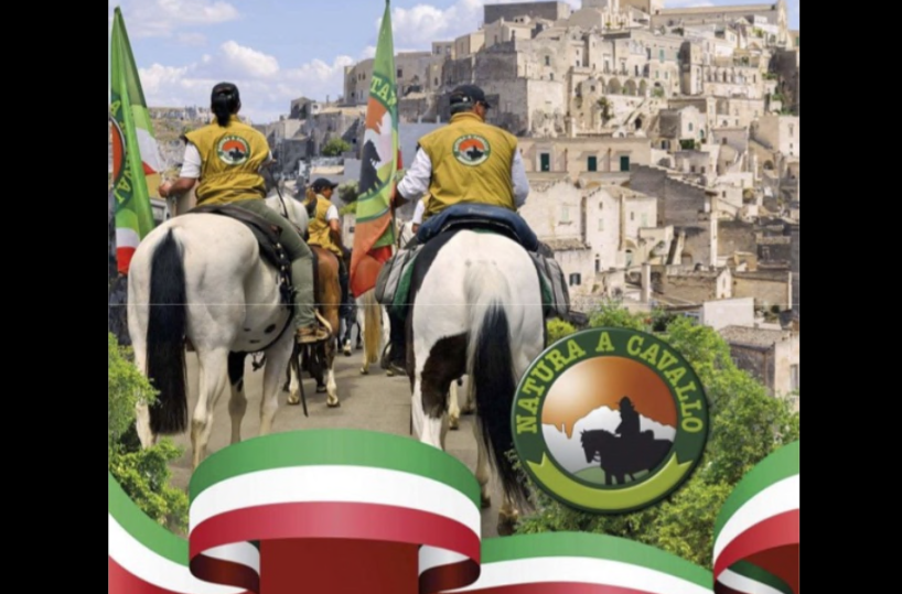 Matera, amazzoni e cavalieri per il raduno «Natura a cavallo» fra chiese e Dolomiti