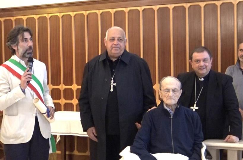 Ostuni, 100 candeline per mons. Todisco: è tra i vescovi più longevi d'Italia