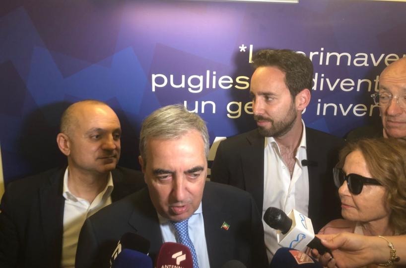 Comunali Bari, Gasparri al fianco di Romito: «È una partita di rilevanza nazionale»